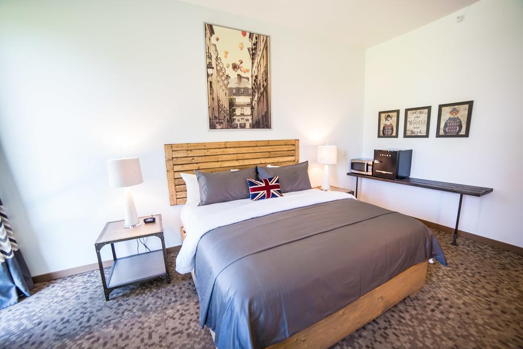 Okoboji Commons Hotel Esterno foto
