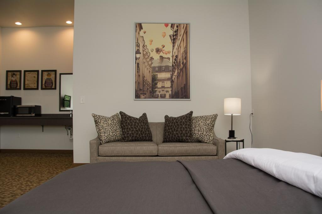 Okoboji Commons Hotel Esterno foto