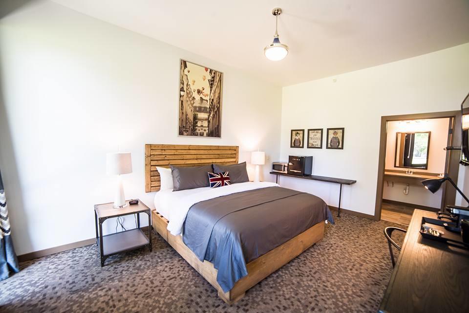 Okoboji Commons Hotel Esterno foto